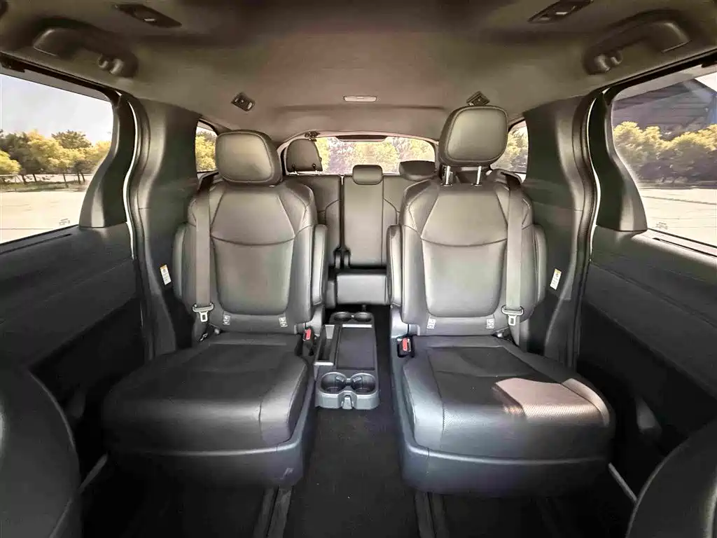 Toyota Sienna 2025 — фото 20