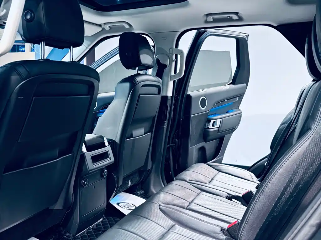 Land Rover Discovery 2019 — фото 11