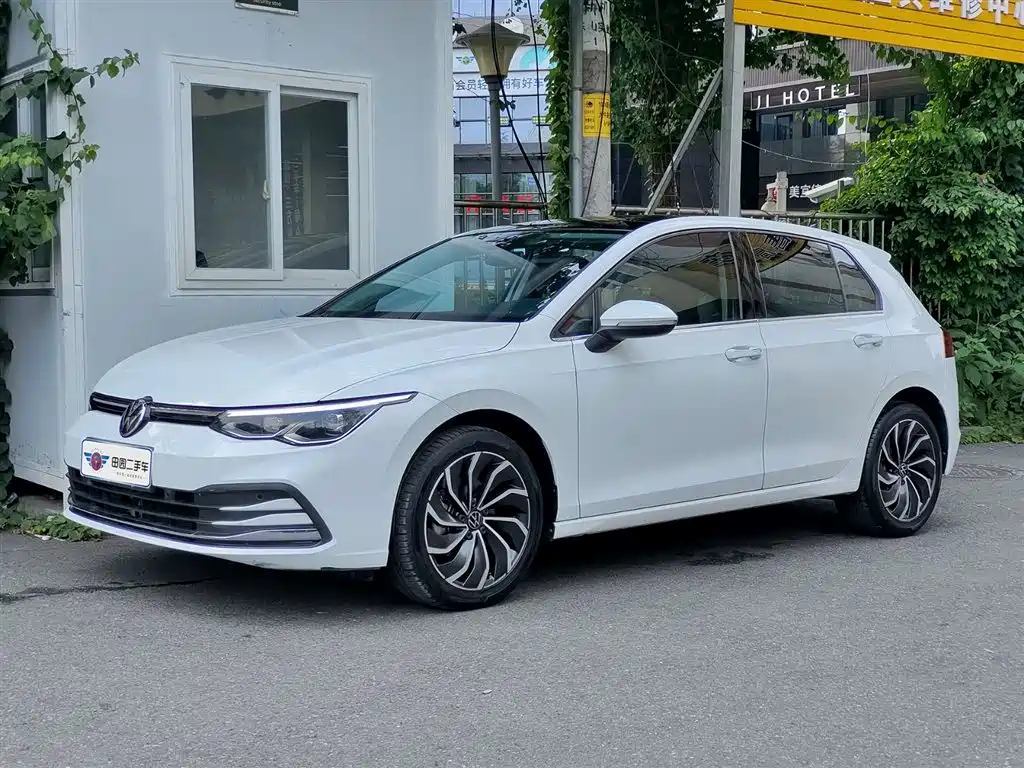 Volkswagen Golf 2024