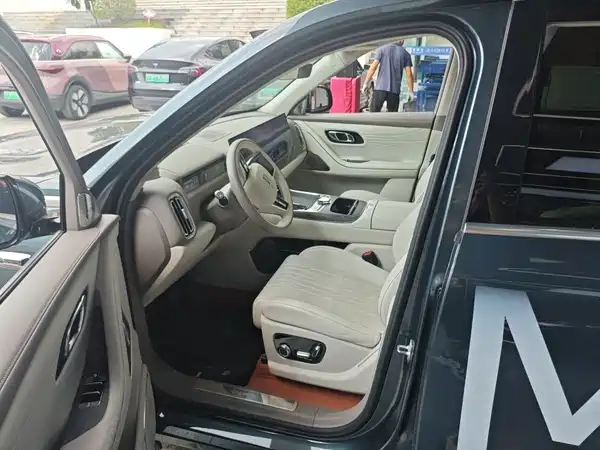 Geely Galaxy M9 2025