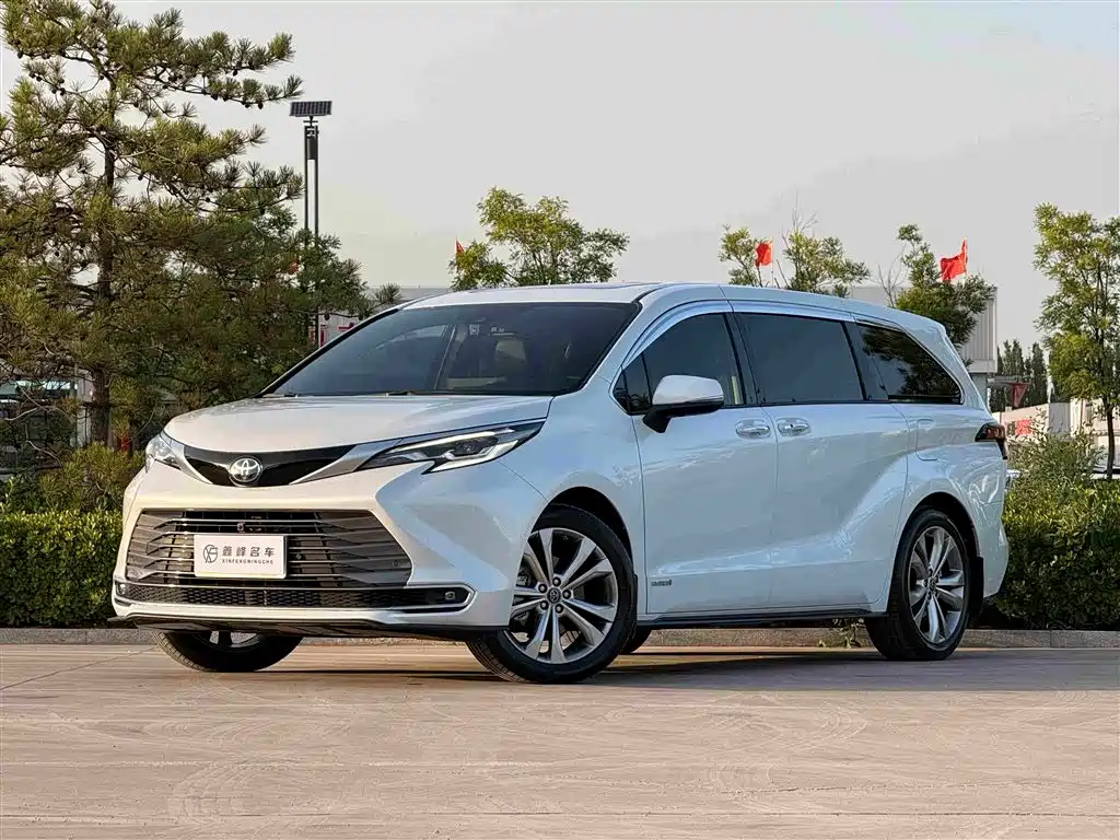 Toyota Sienna 2025