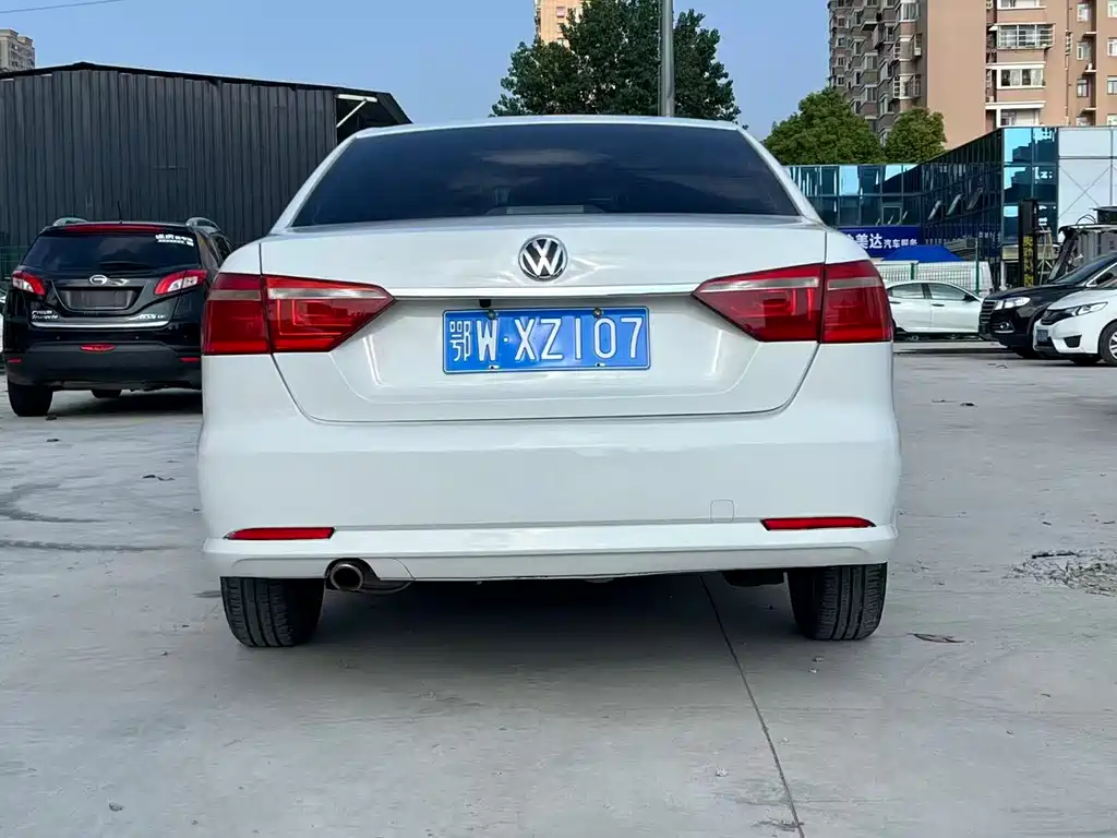 Volkswagen Lavida 2017 — фото 11
