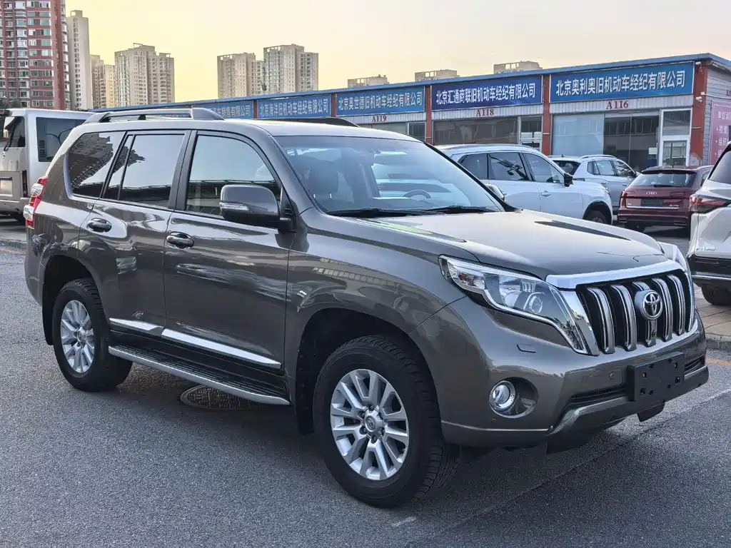 Toyota Prado 2017 — фото 3