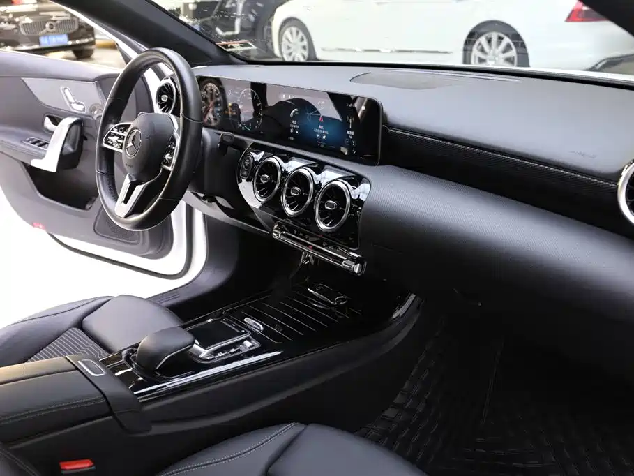 Mercedes-Benz A-Class 2021 — фото 16