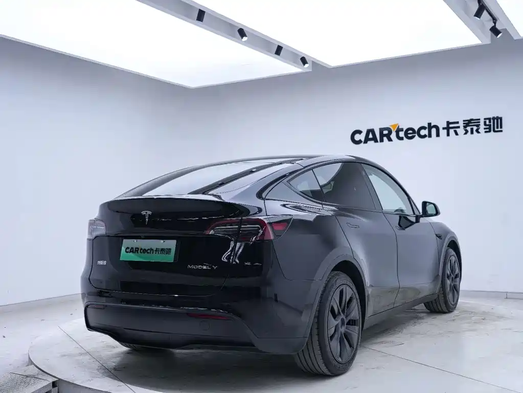 Tesla Model Y 2023 — фото 20