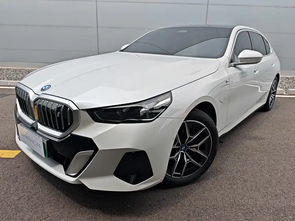 BMW i5 2025 — фото 1