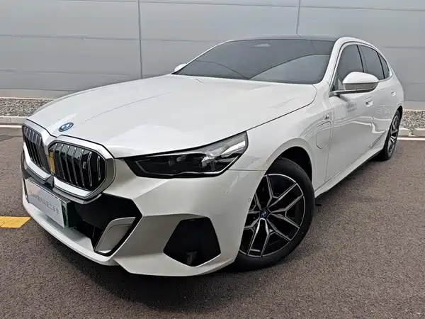 BMW i5 2025