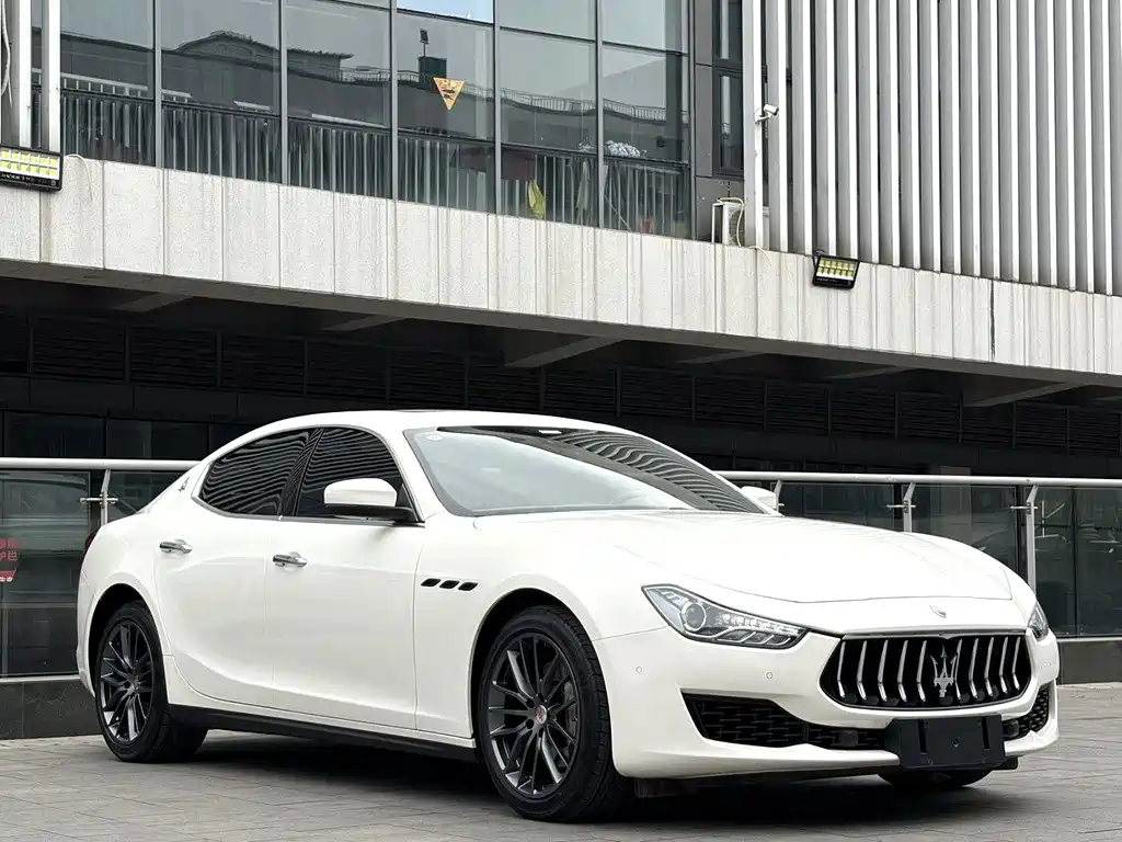 Maserati Ghibli 2021 — фото 3
