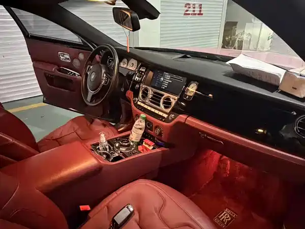 Rolls-Royce Ghost 2010
