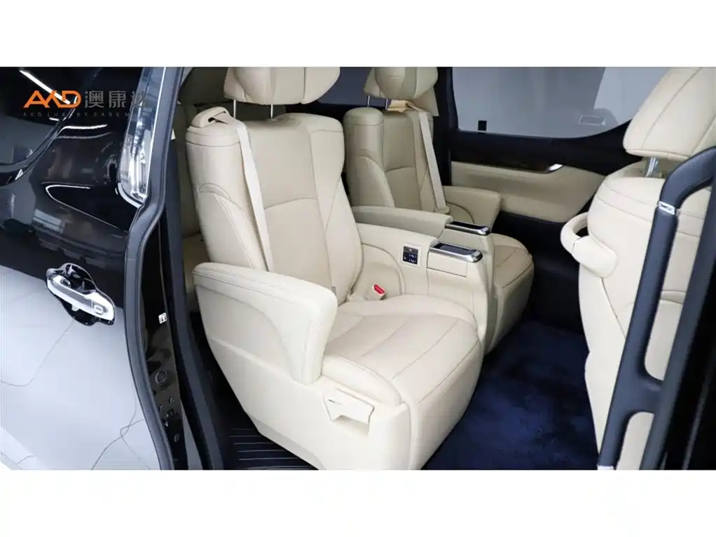 Toyota Alphard 2022 — фото 8