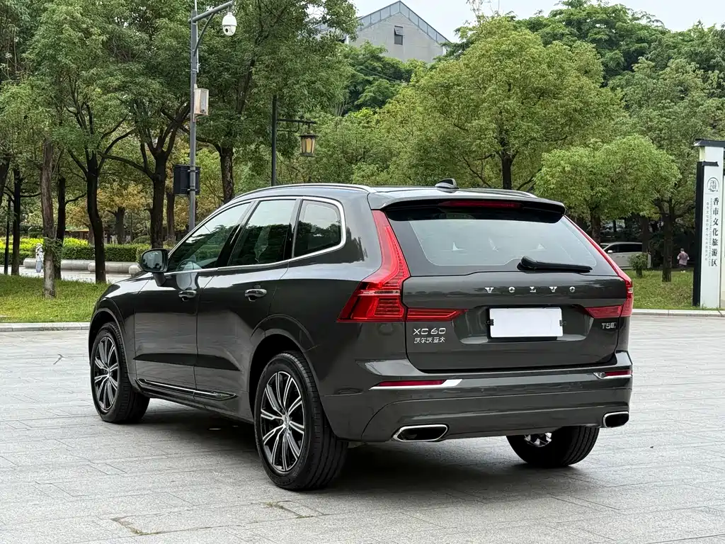 Volvo XC60 2019 — фото 10