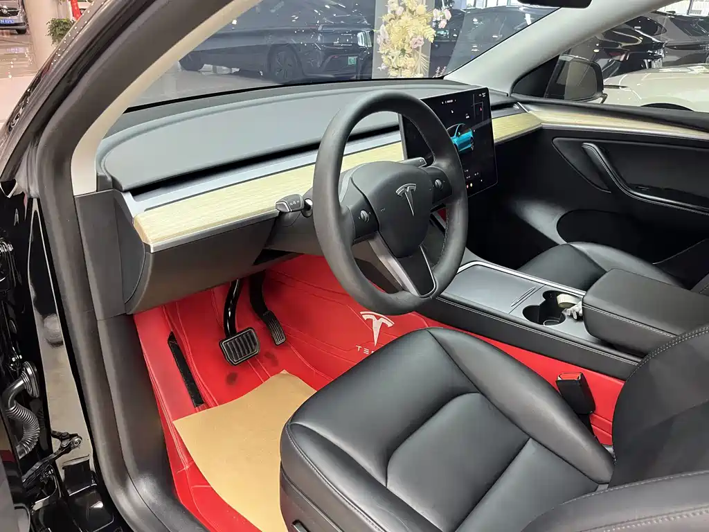Tesla Model Y 2023 — фото 10