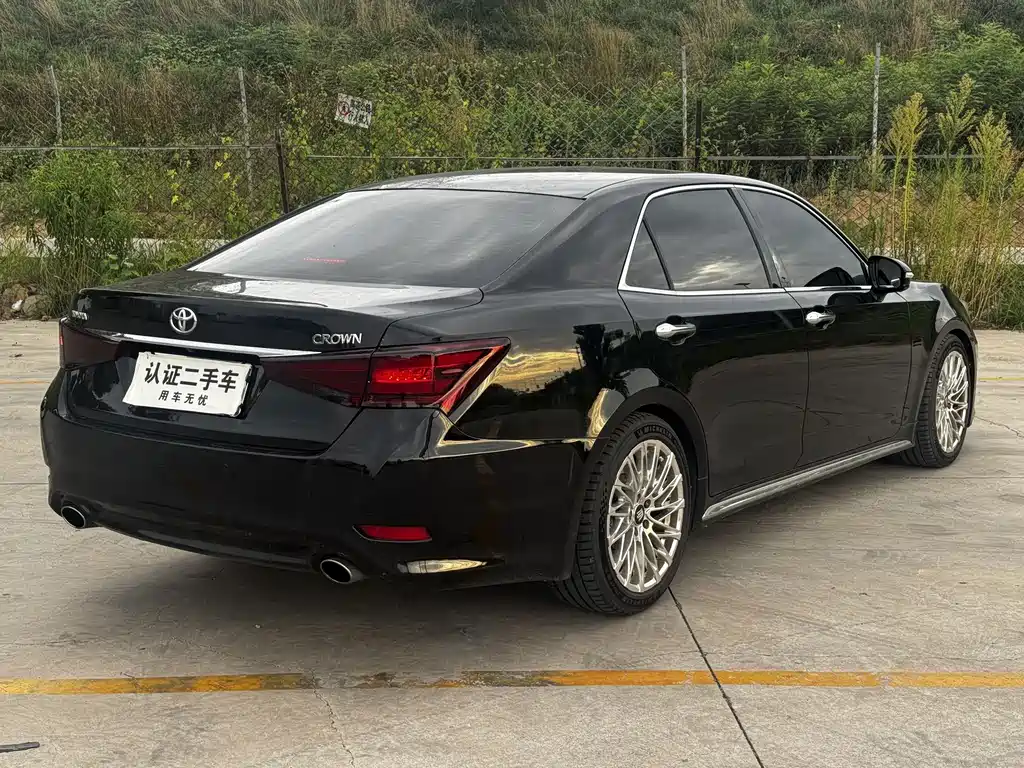 Toyota Crown 2019 — фото 6