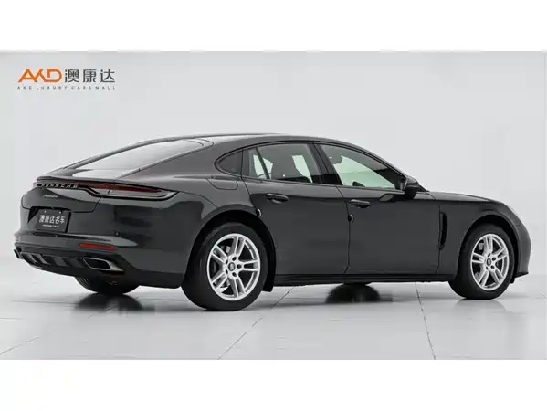 Porsche Panamera 2023