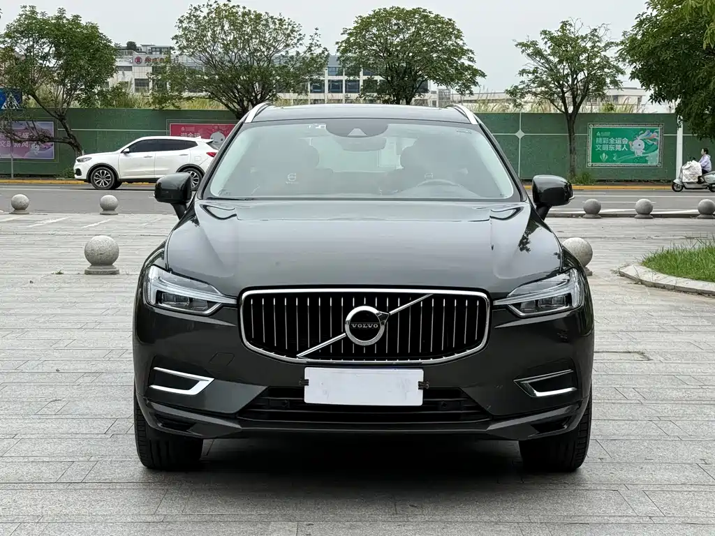 Volvo XC60 2019 — фото 2
