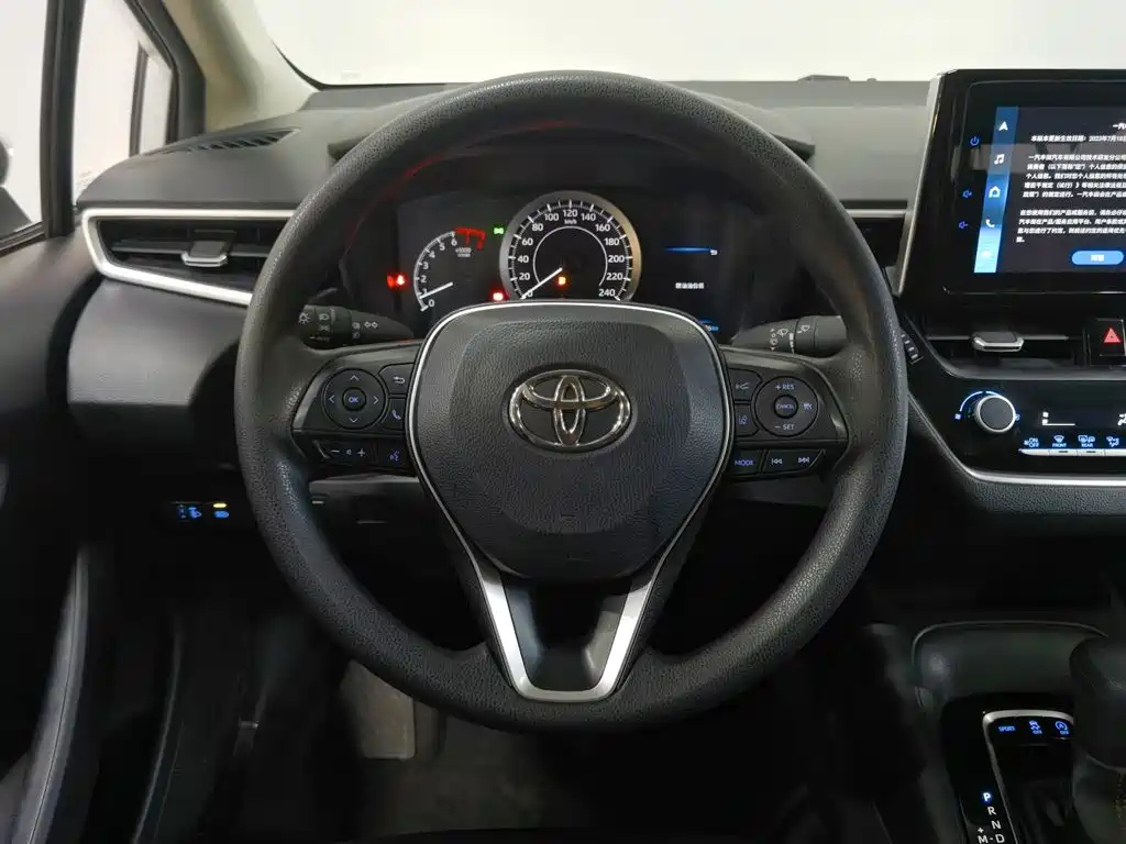 Toyota Corolla 2023 — фото 11