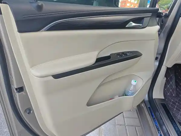 Buick GL8 2024