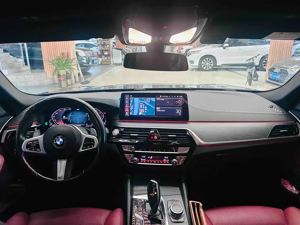 BMW 5 Series 2022 — фото 15