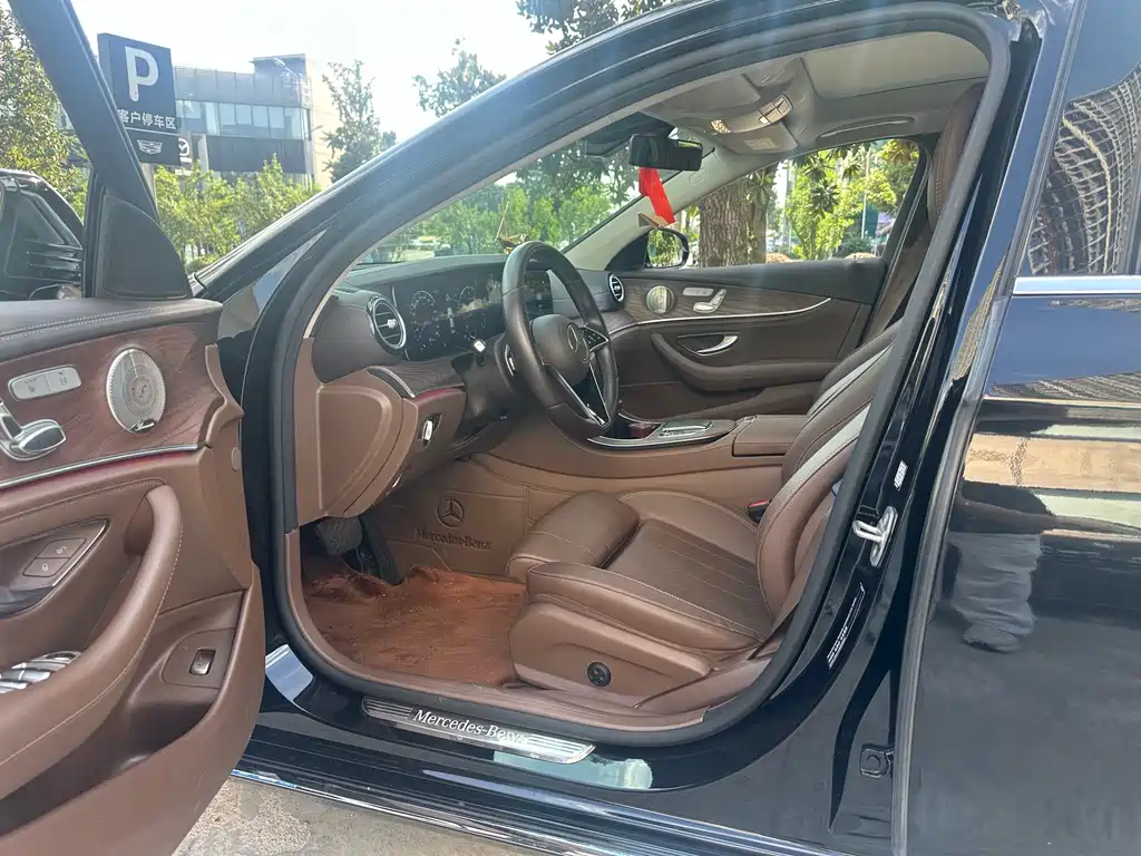 Mercedes-Benz E-Class 2022