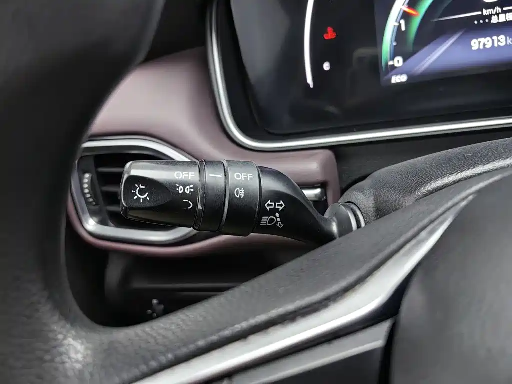 GAC Trumpchi M6 2023 — фото 21