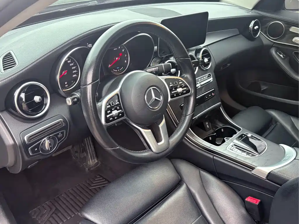 Mercedes-Benz C-Class 2018 — фото 12