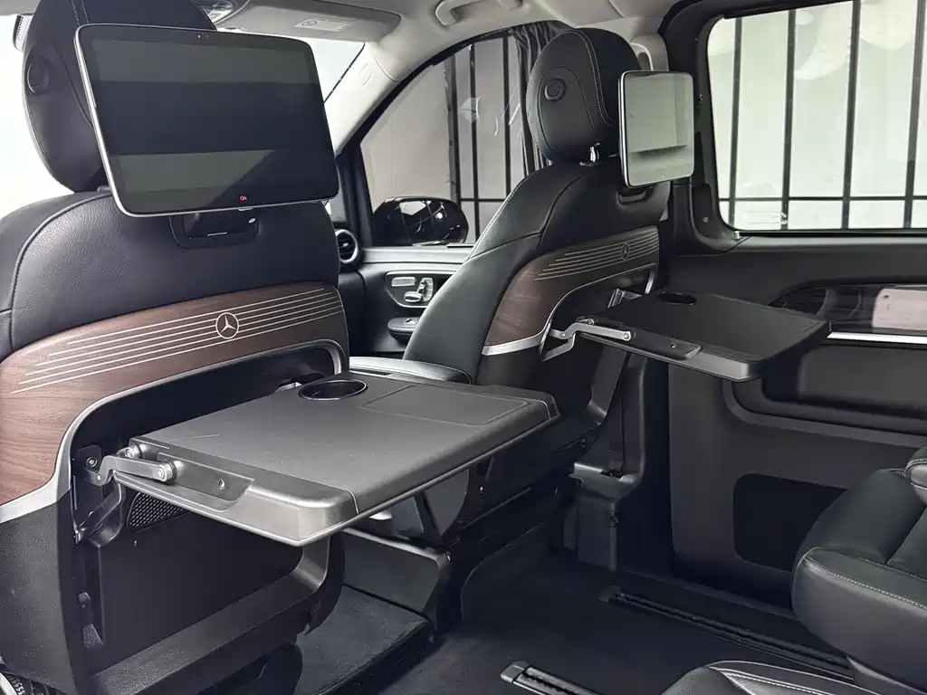Mercedes-Benz V-Class 2020 — фото 19