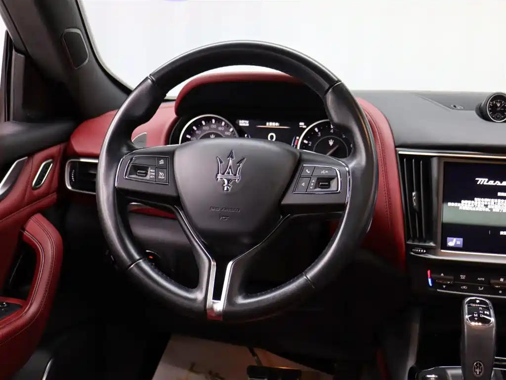 Maserati Levante 2022 — фото 12