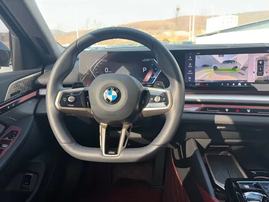 BMW 5 Series 2025 — фото 11