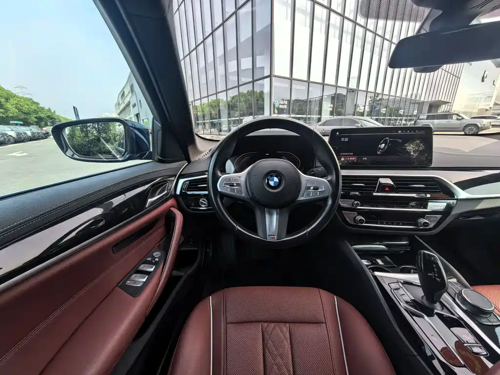 BMW 5 Series 2023 — фото 12