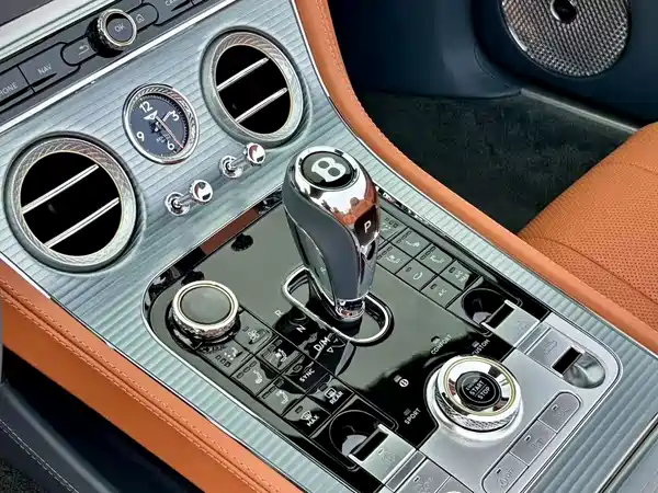 Bentley Continental 2021
