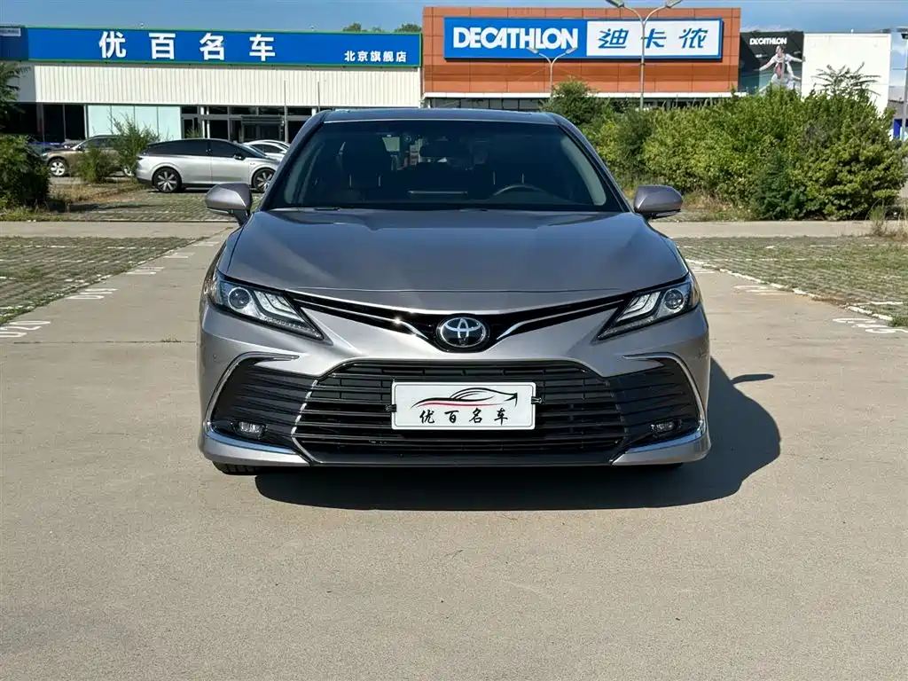 Toyota Camry 2023 — фото 12