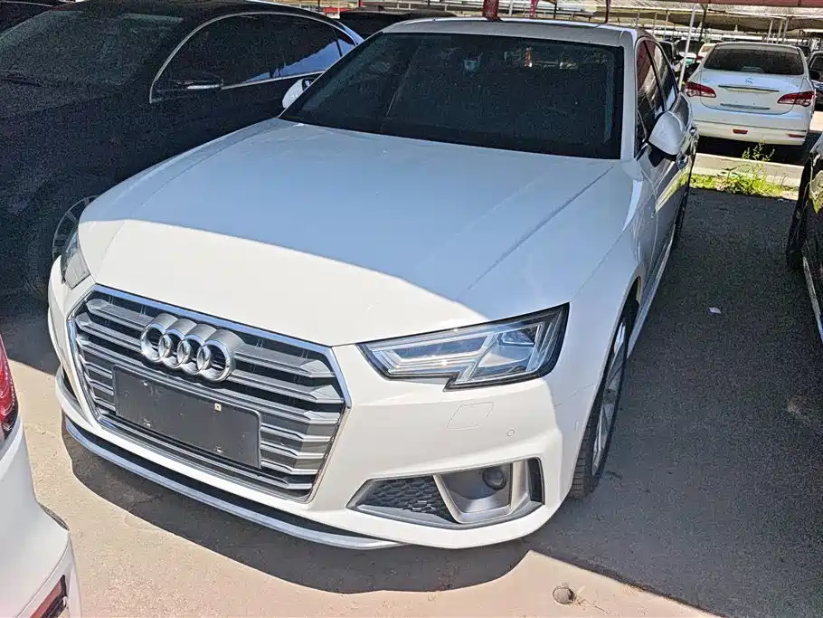 Audi A4L 2019 — фото 2