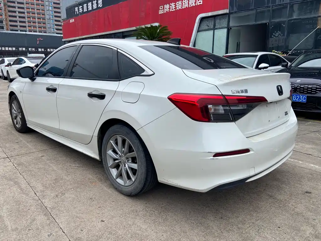 Honda Civic 2022 — фото 10