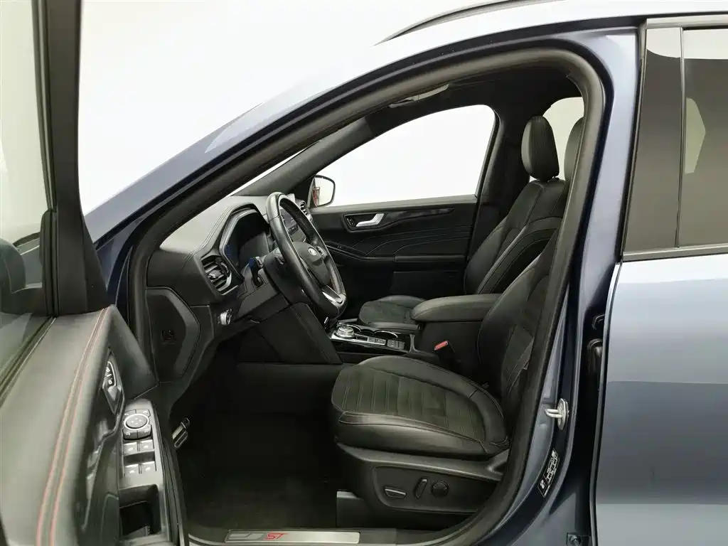 Ford Escape 2020 — фото 10