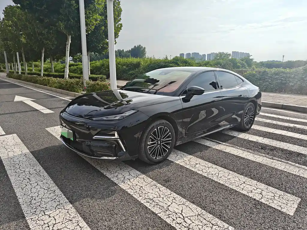 Geely Galaxy Starshine 8 2026 — фото 1