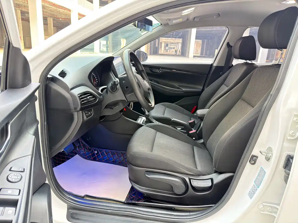 Hyundai Elantra 2019 — фото 7