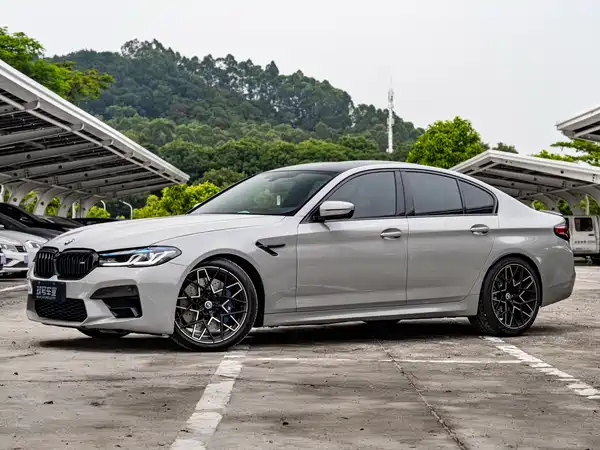 BMW M5 2021