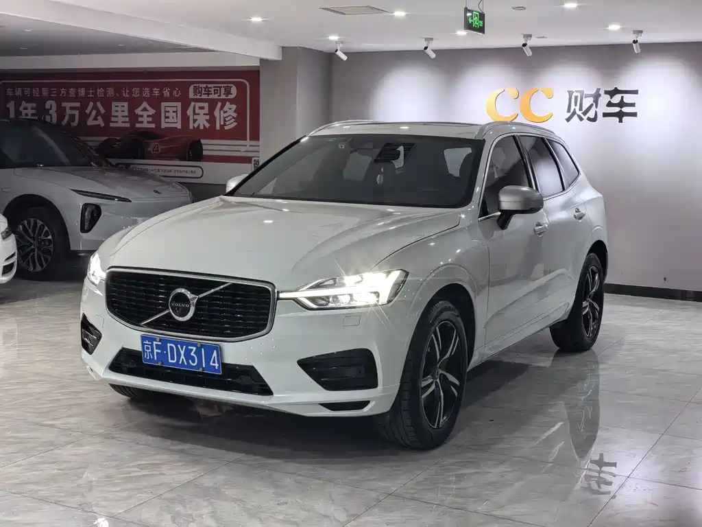 Volvo XC60 2018 — фото 1
