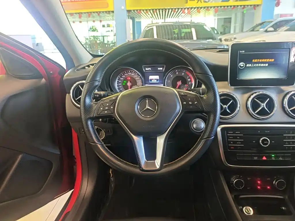 Mercedes-Benz GLA 2016 — фото 11