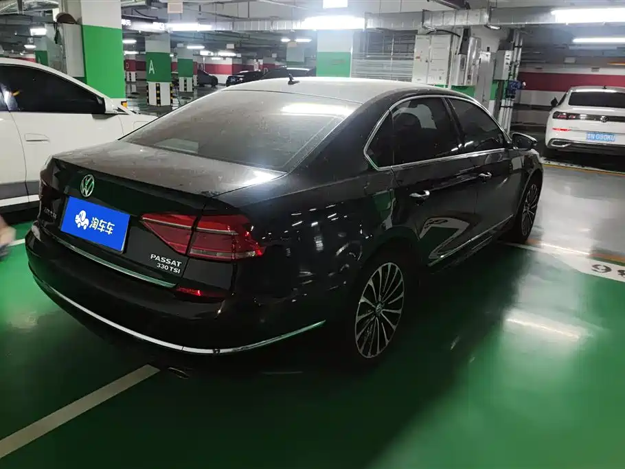 Volkswagen Passat 2017 — фото 3