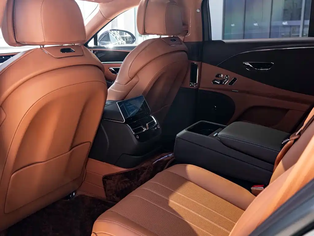 Bentley Flying Spur 2022 — фото 15