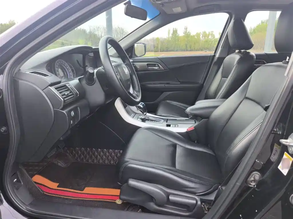 Honda Accord 2015 — фото 15