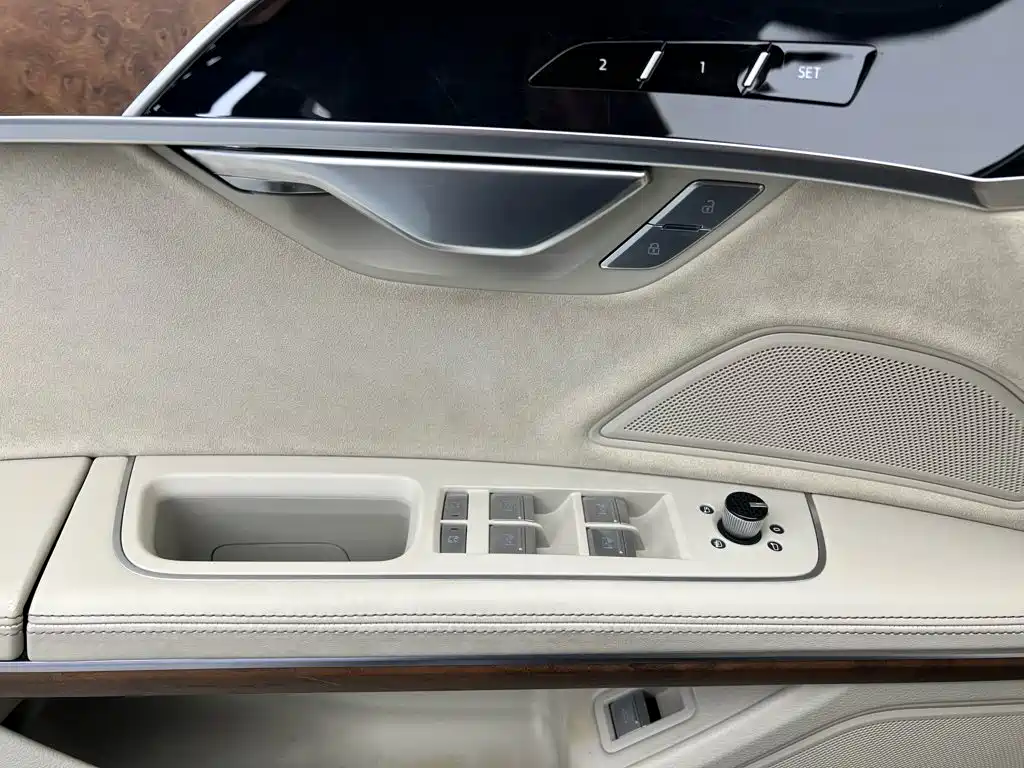 Audi A8 2020 — фото 12