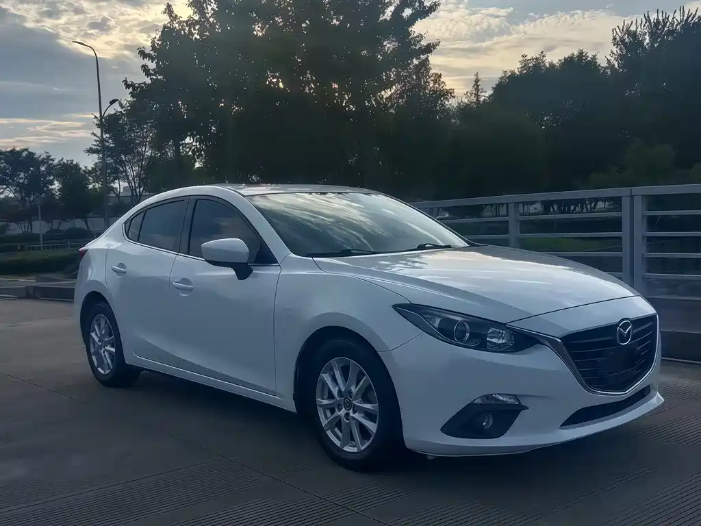 Mazda 3 Axela 2016