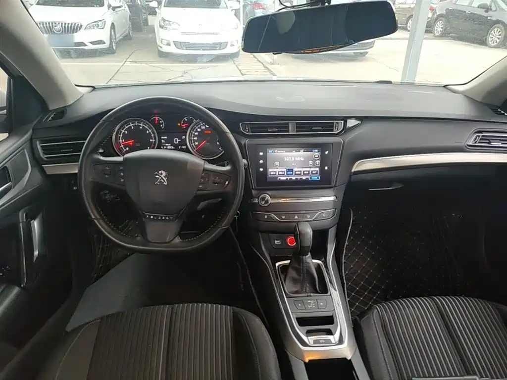 Peugeot 408 2016 — фото 10