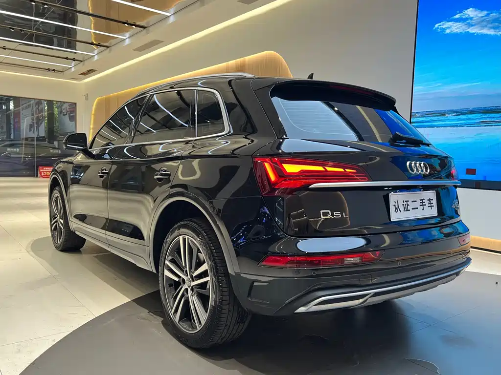 Audi Q5L 2022 — фото 17
