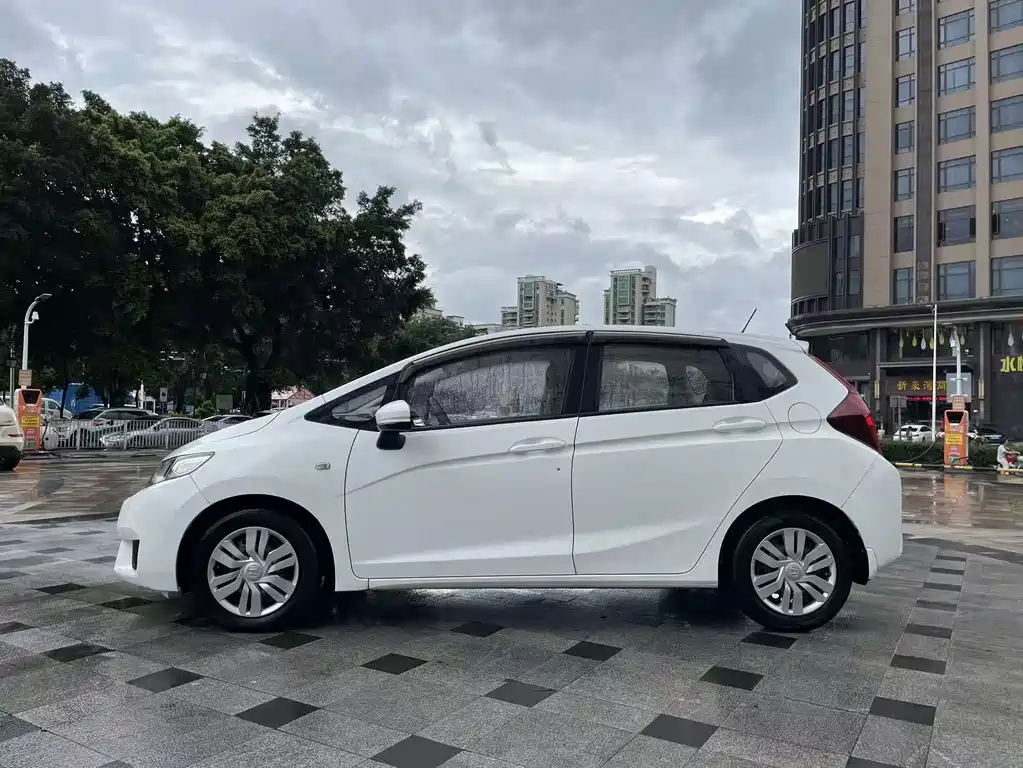 Honda Fit 2017 — фото 11