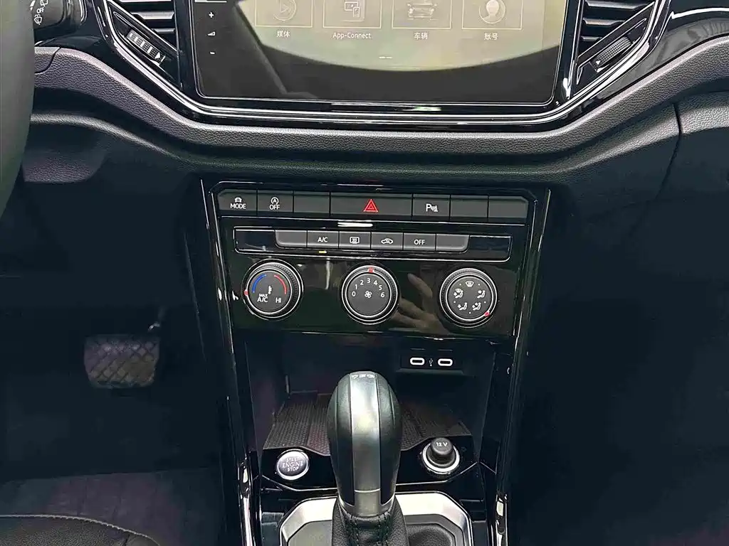 Volkswagen T-Roc 2022 — фото 14
