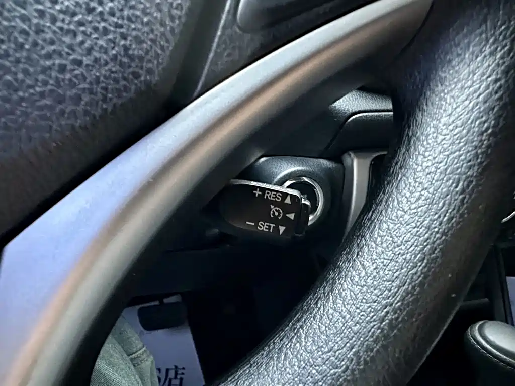 Toyota Yaris L 2022 — фото 16