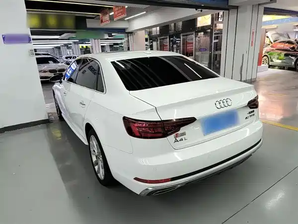 Audi A4L 2019